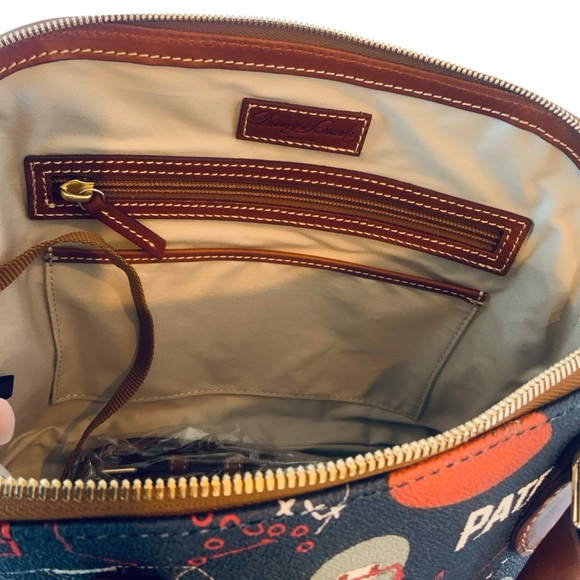 Dooney & Bourke NFL Super Bowl New England Patriots Zip Zip Satchel NWT Soldout - Picture 7 of 16